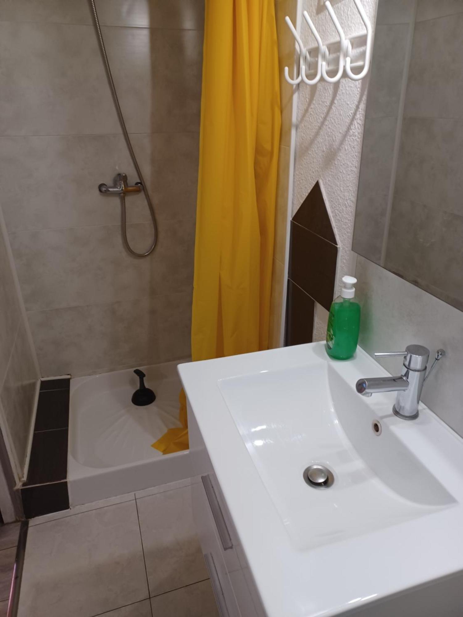 4 Rue Mercier Сет Экстерьер фото