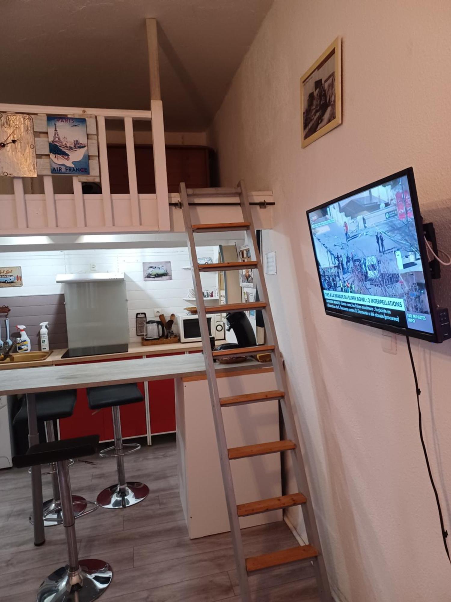 4 Rue Mercier Сет Экстерьер фото